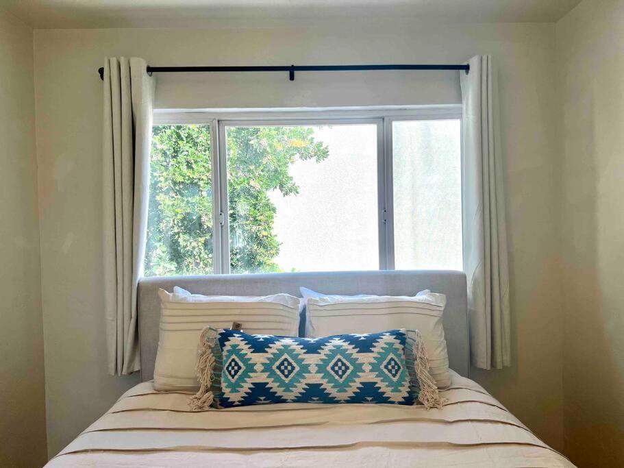 Minimalist 1 Bed By Airport & Old Town * San Diego