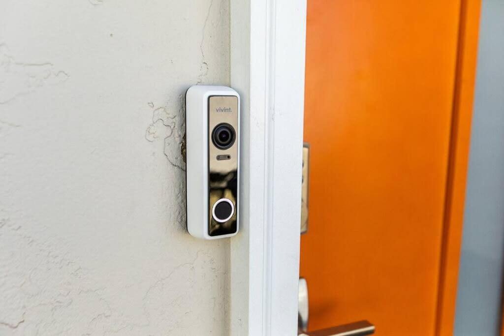Healthcare-professionals-king-freeparking-wifi-pet Apartment