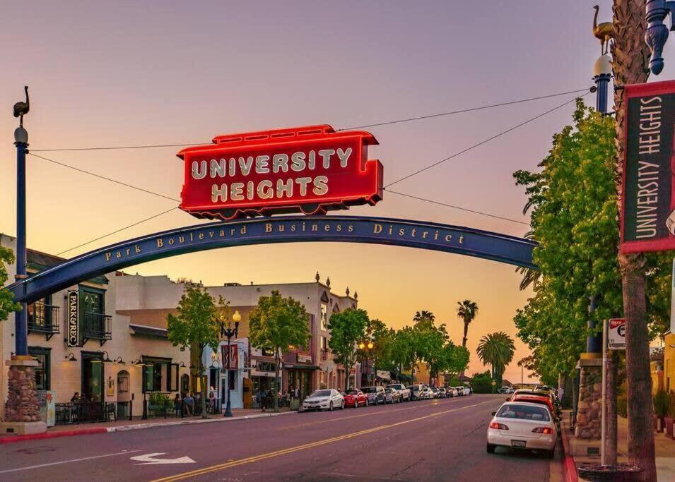 Restaurants-pets-professionals-fastwifi-a C-patios * San Diego