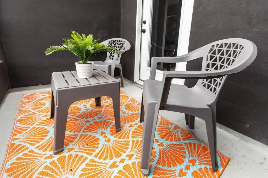 Apartment Restaurants-pets-professionals-fastwifi-a C-patios *