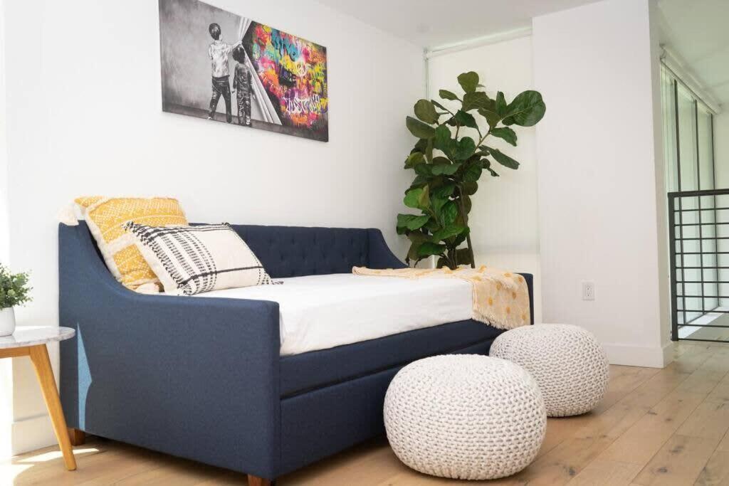 Bright And Trendy 2-story Bankers Hill San Diego