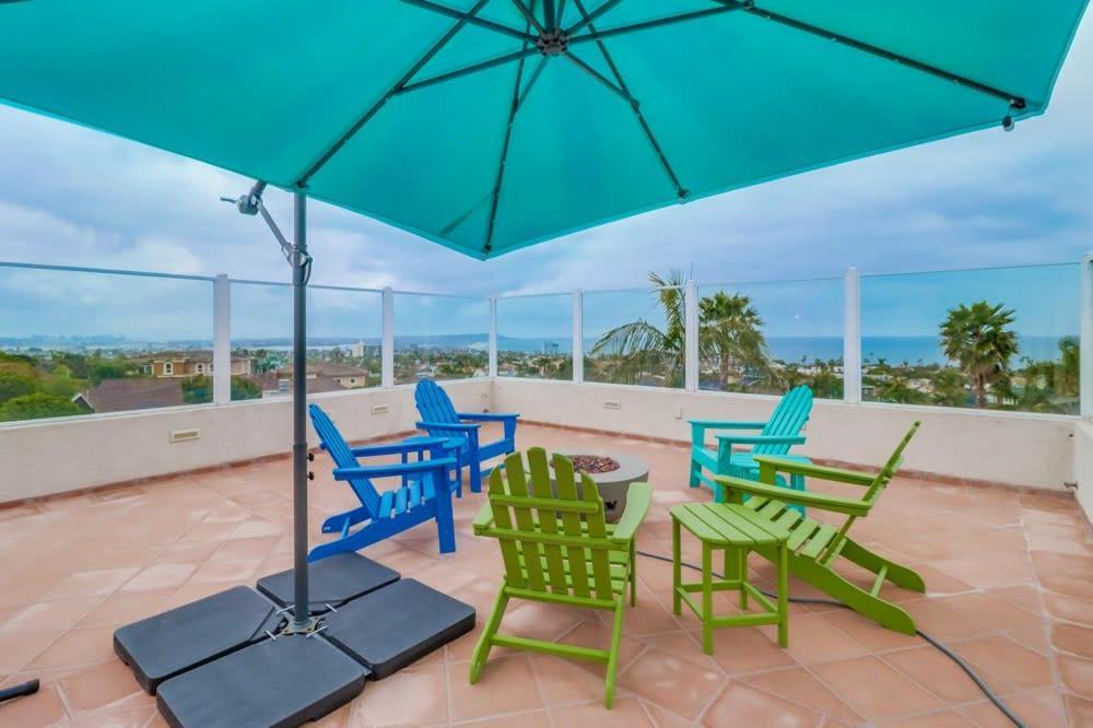 Ocean & Bay Views Pool & Hot Tub Rooftop Patio Holiday home *