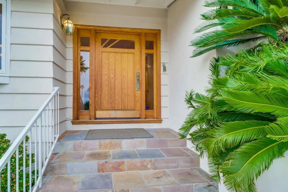 Ocean & Bay Views Pool & Hot Tub Rooftop Patio Holiday home