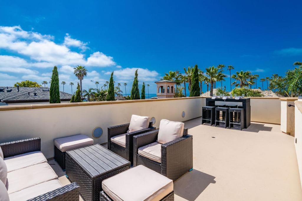 Mediterranean Beauty With Rooftop Deck And Views *