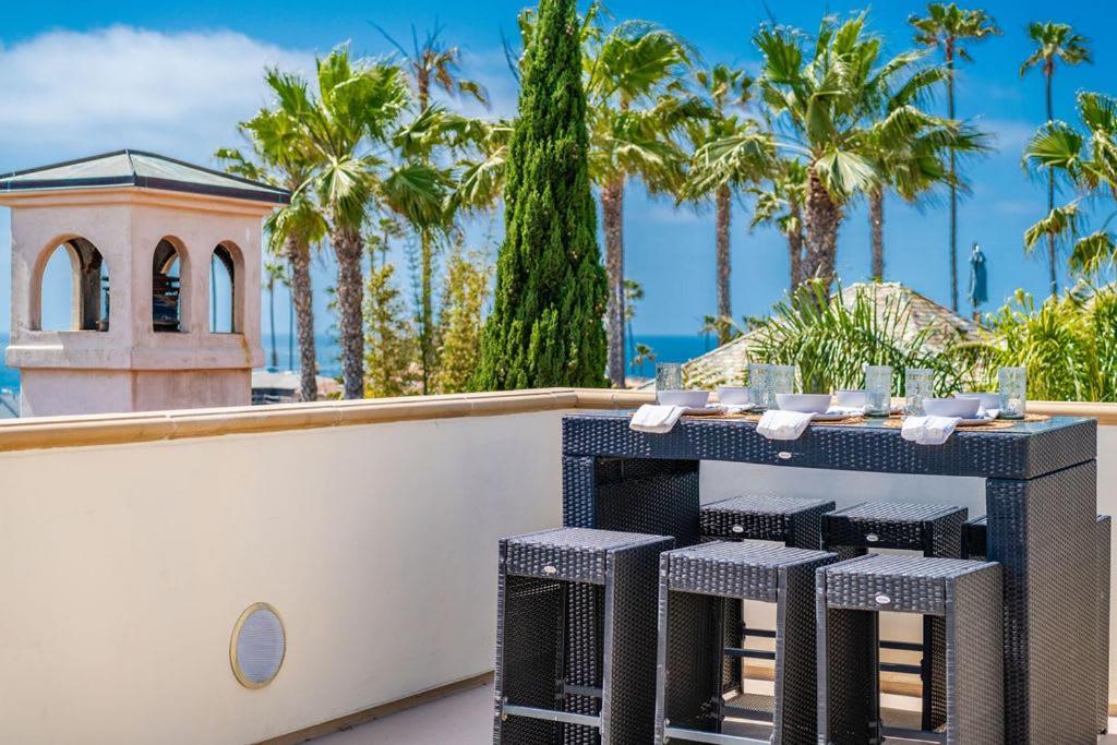 Mediterranean Beauty With Rooftop Deck And Views Holiday home