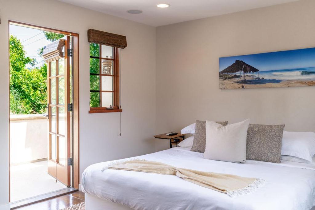 Mediterranean Beauty With Rooftop Deck And Views Holiday home *
