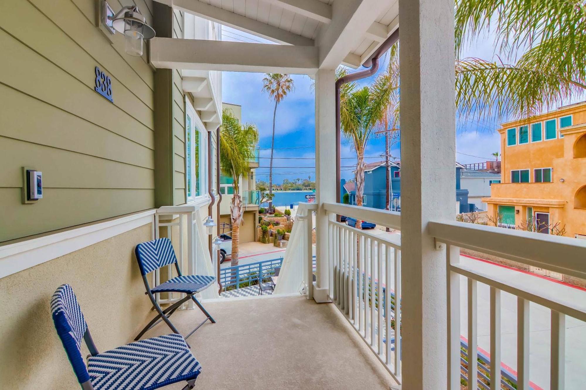 Newly Built Bayside Dream, Fire Pit & Bay Views *