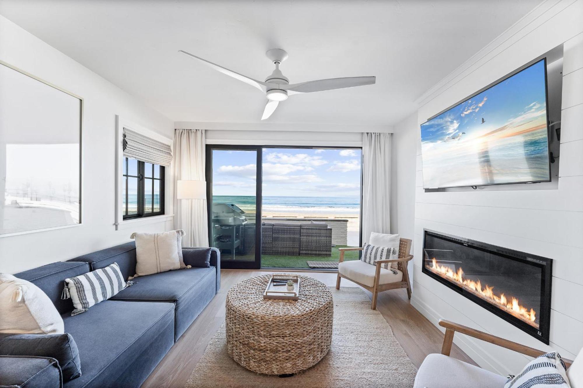 Entire Ground Beachfront Luxury Unit With Patio