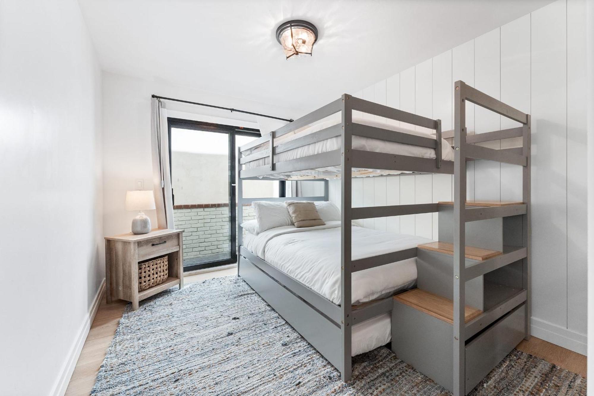 Entire Ground Beachfront Luxury Unit With Patio *