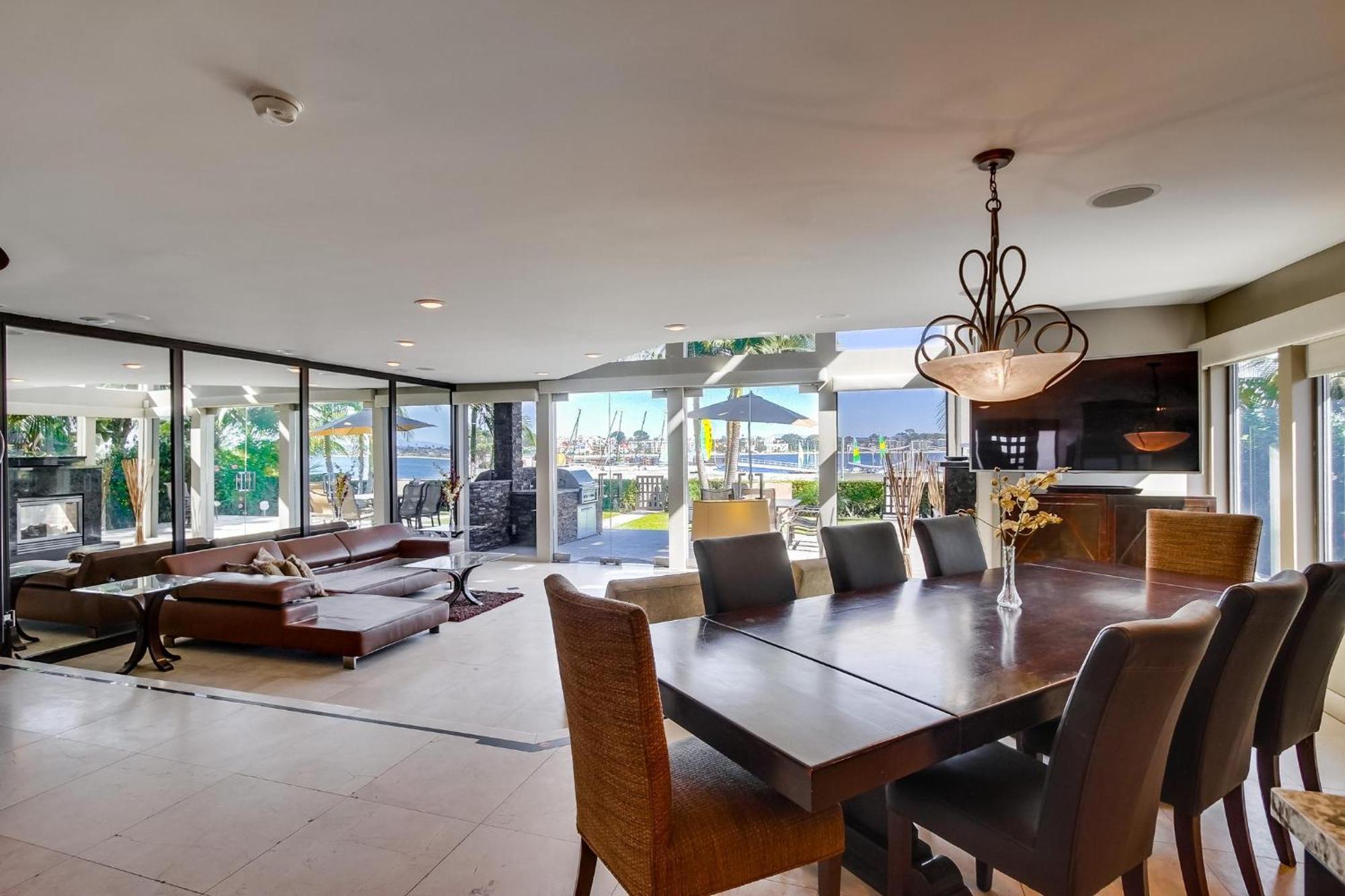 B5172 On The Bay - 7 Bedroom Holiday home *