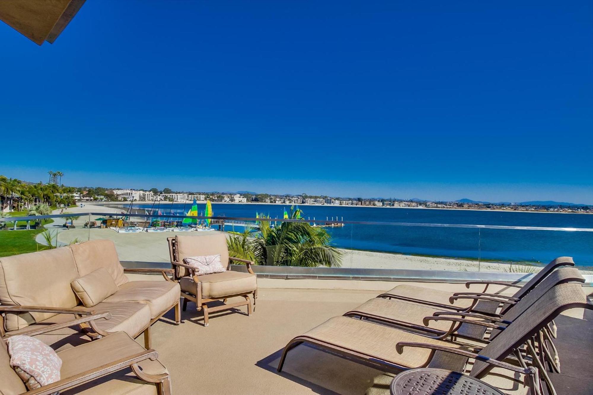 B5172 On The Bay - 7 Bedroom Holiday home San Diego