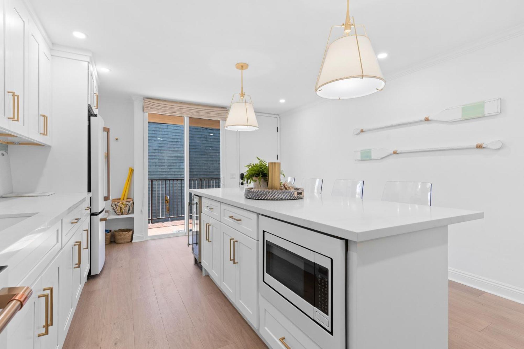 Apartment B5374 Breeze Mission *