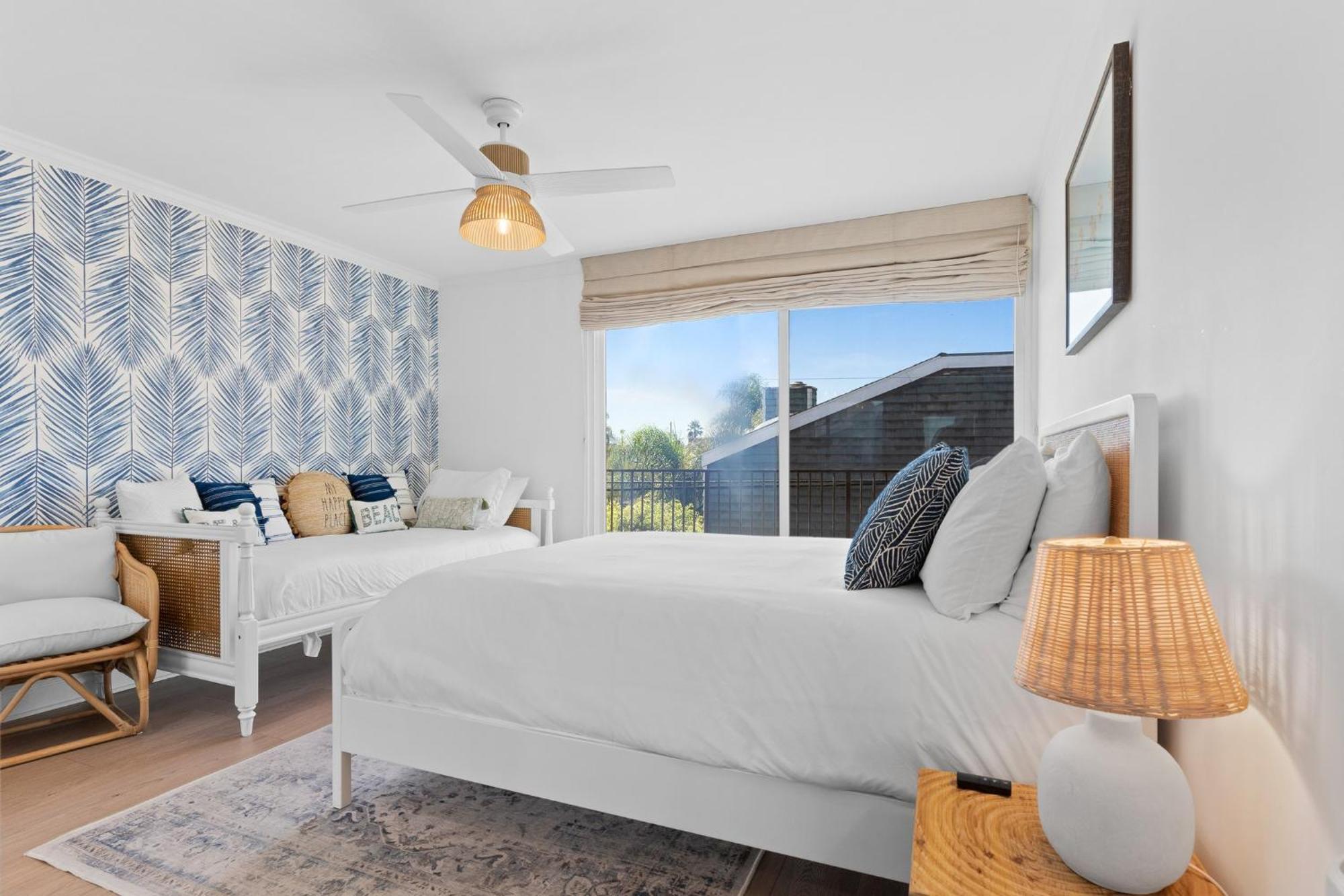 B5374 Breeze Mission Apartment San Diego