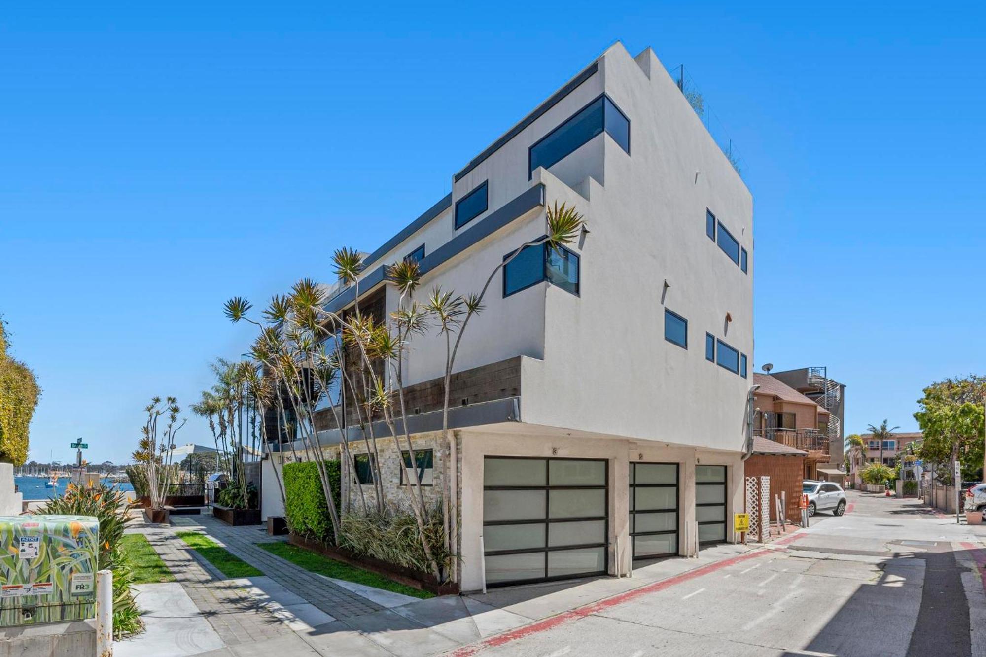B5396 Bayside Retreat