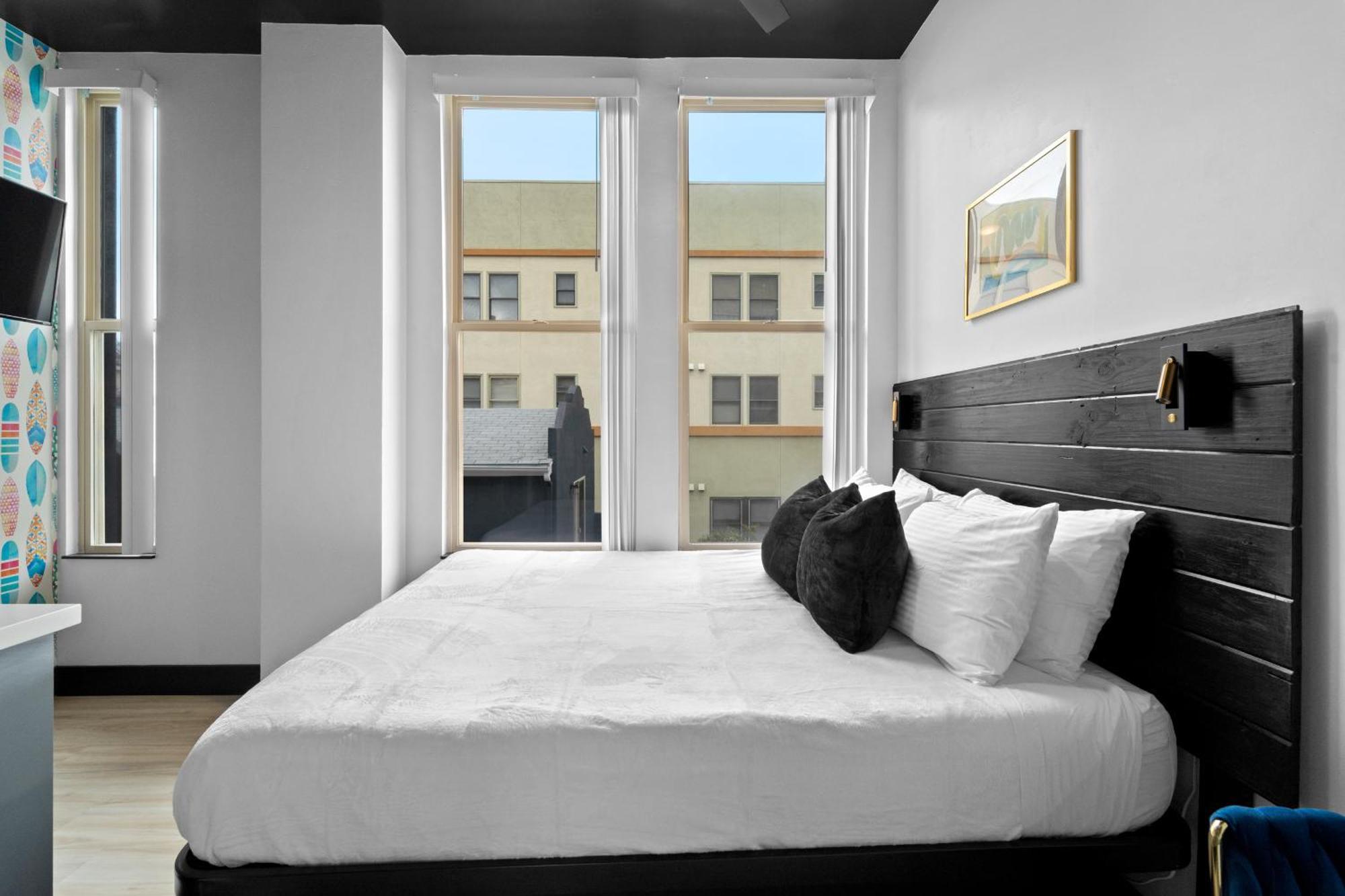 Balboa Park Downtown Little Italy Hotel