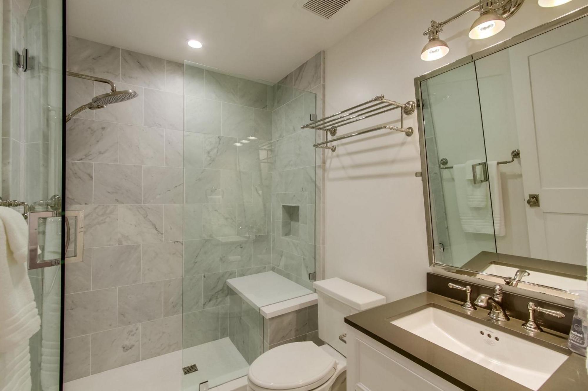 B5380 Nautica North Apartment San Diego