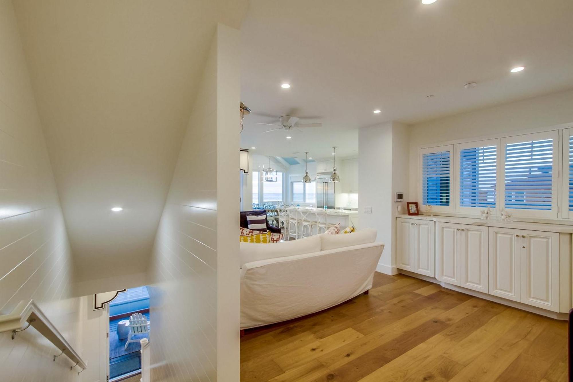B5380 Nautica North Apartment San Diego
