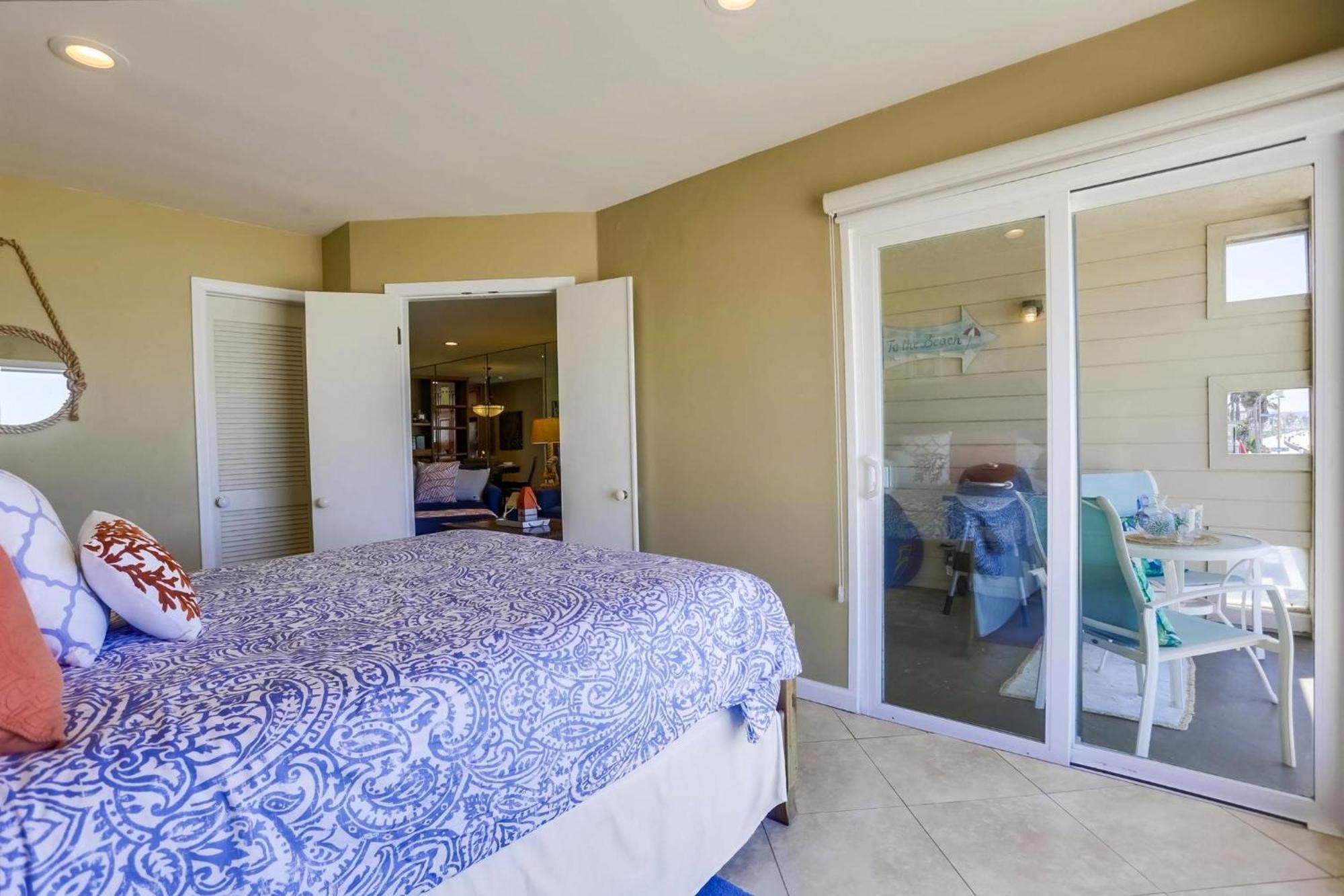 B5041 Mission Sunset Apartment San Diego