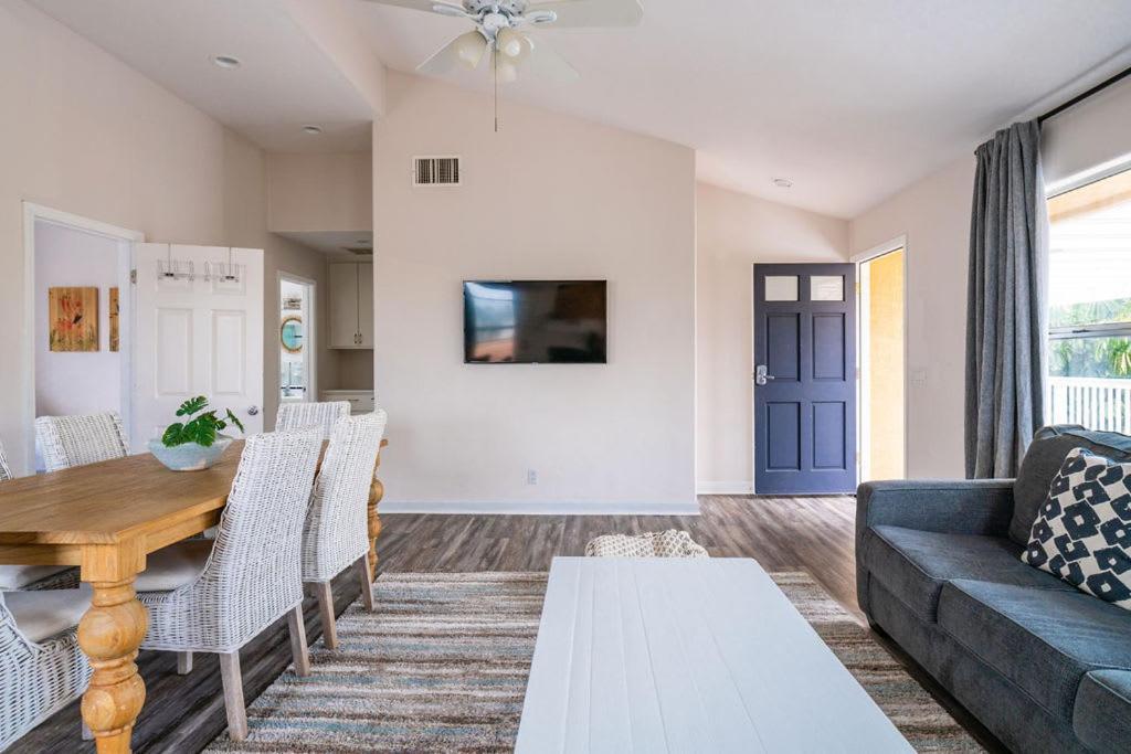 Sunlit La Jolla Village Gem With Peak Ocean Views San Diego