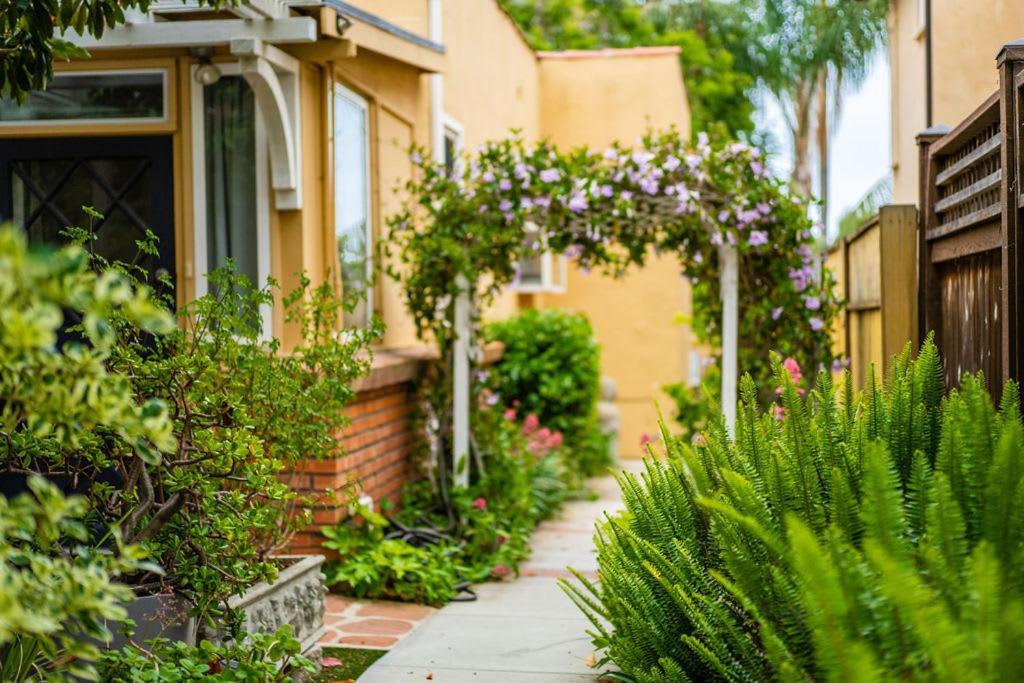 Sunlit La Jolla Village Gem With Peak Ocean Views Holiday home