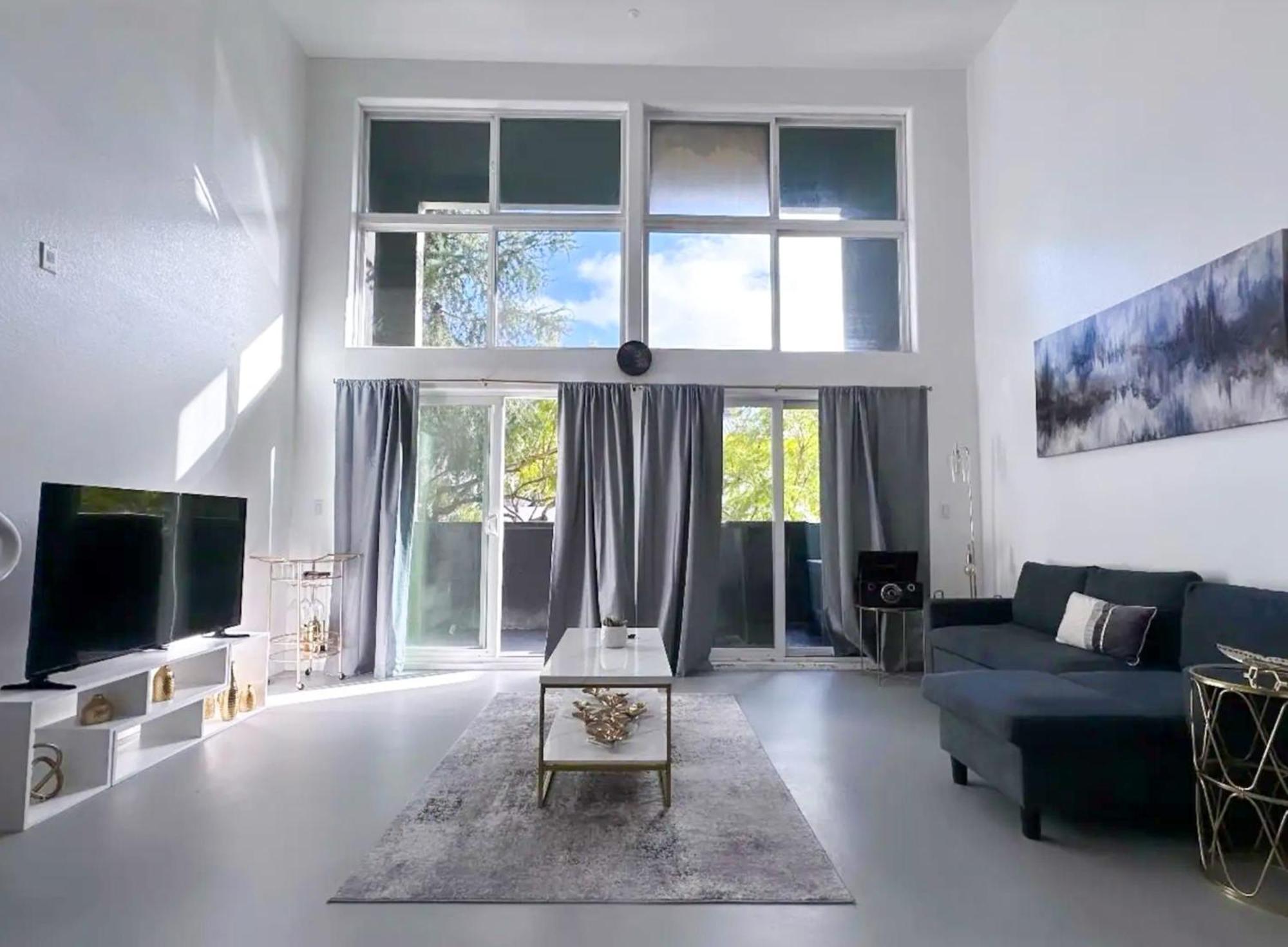 Apartment Beautiful Loft In Little Italy Sd With Parking