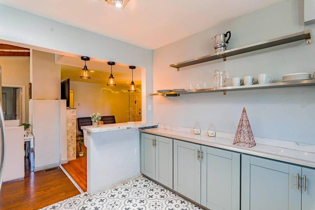 12-guest 4-br Spacious With Large Backyard, 4-car Parking Holiday home San Diego