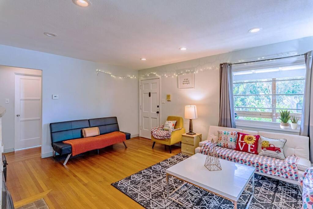 12-guest 4-br Spacious With Large Backyard, 4-car Parking Holiday home San Diego
