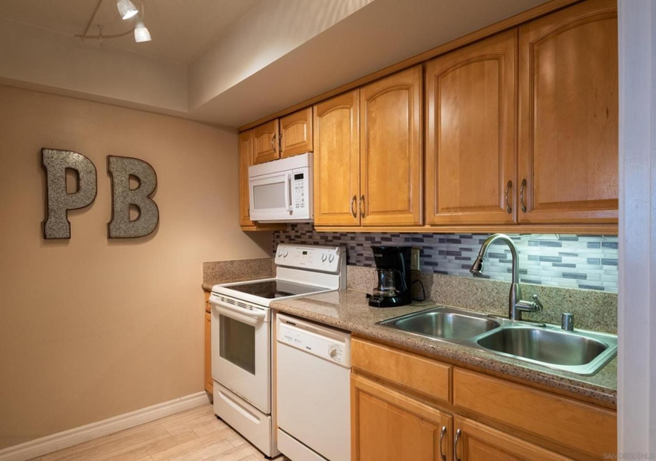 Two Bedroom Ocean Front Ocean Blvd * San Diego