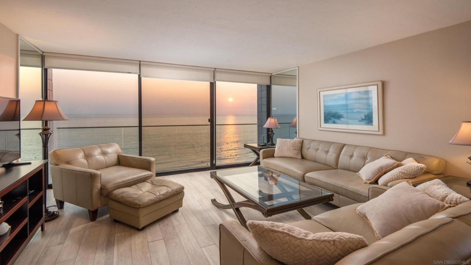 Two Bedroom Ocean Front Ocean Blvd Apartment San Diego