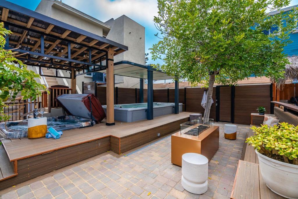 Pb Compound Getaway Steps To Surf And *
