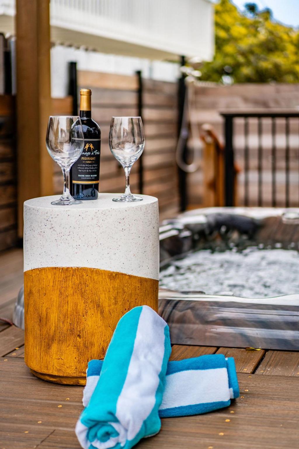 Pb Compound Getaway Steps To Surf And *