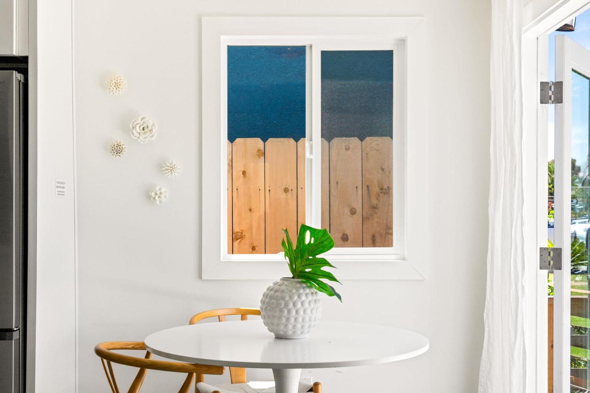 Modern And Cozy In Pb With Patio And Firepit Holiday home San Diego
