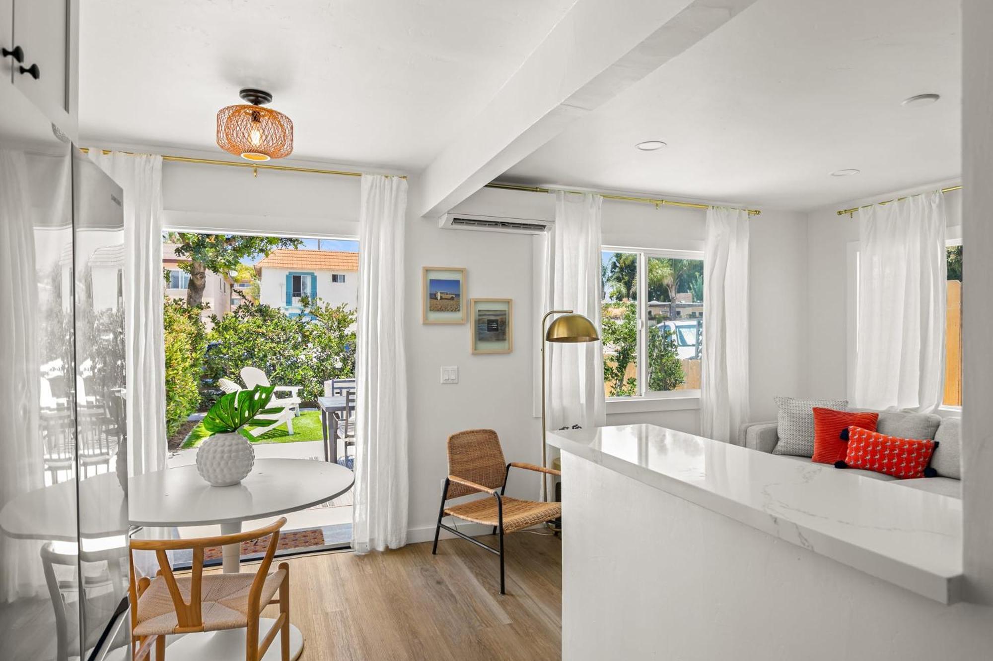 Modern And Cozy In Pb With Patio And Firepit * San Diego