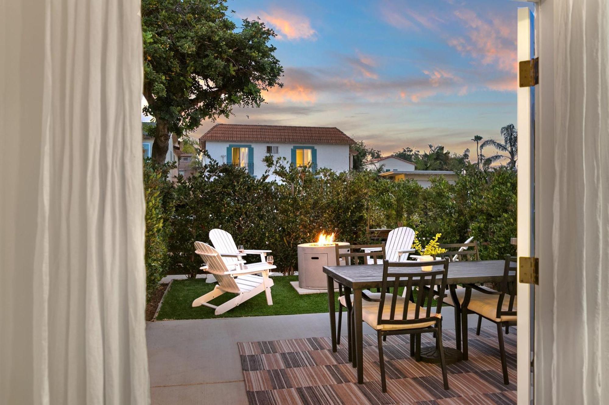 Modern And Cozy In Pb With Patio And Firepit Holiday home