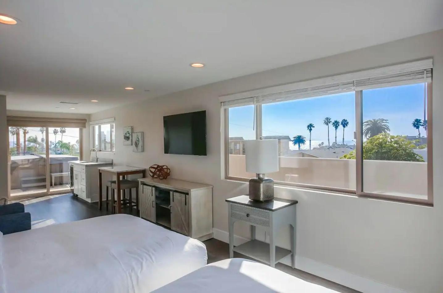 Holiday home Ocean-view Blocks To With Private Hot Tub & Rooftop Deck San Diego