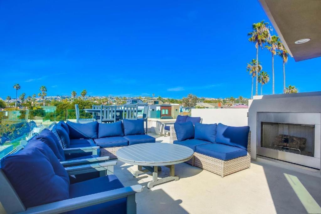 Ocean-view Blocks To With Private Hot Tub & Rooftop Deck *