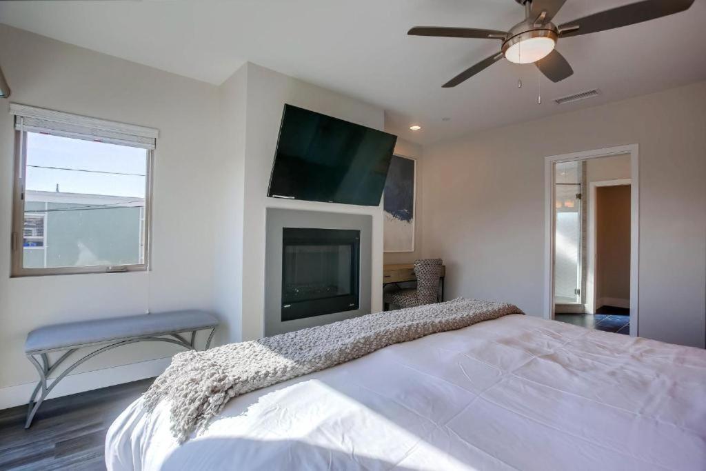 Ocean-view Blocks To With Private Hot Tub & Rooftop Deck *