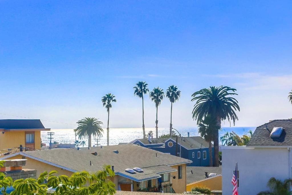 Holiday home Ocean-view Blocks To With Private Hot Tub & Rooftop Deck
