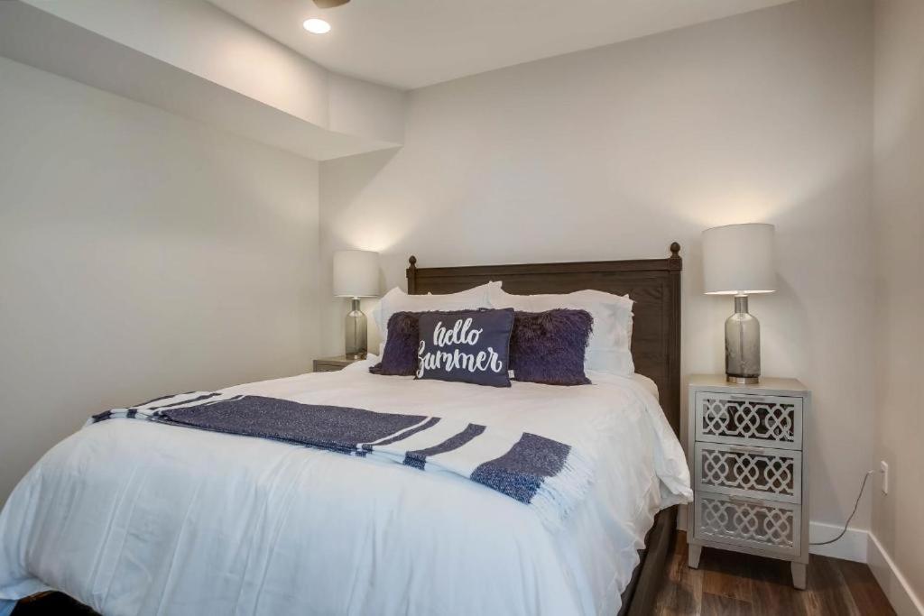 Ocean-view Blocks To With Private Hot Tub & Rooftop Deck Holiday home *