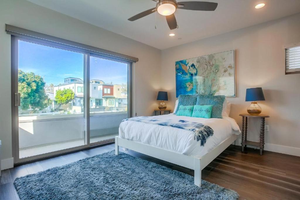 Ocean-view Blocks To With Private Hot Tub & Rooftop Deck *
