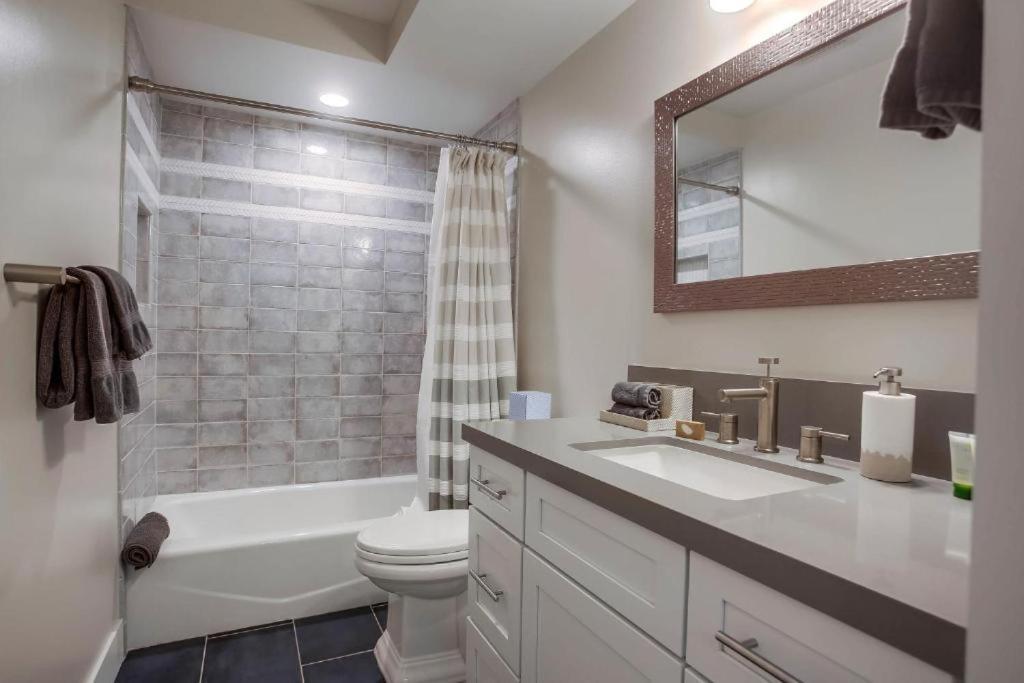 Ocean-view Blocks To With Private Hot Tub & Rooftop Deck * San Diego