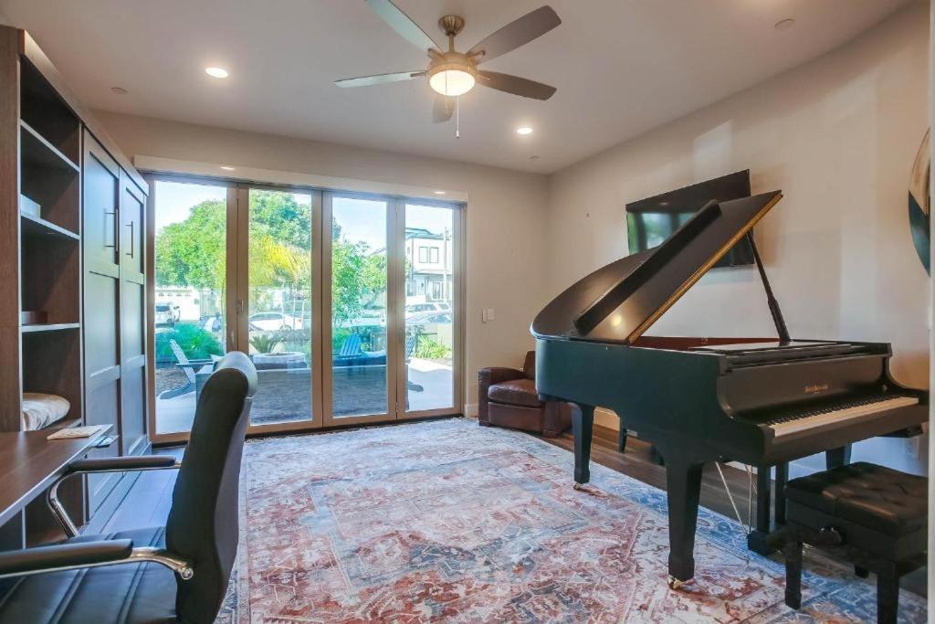 Ocean-view Blocks To With Private Hot Tub & Rooftop Deck San Diego