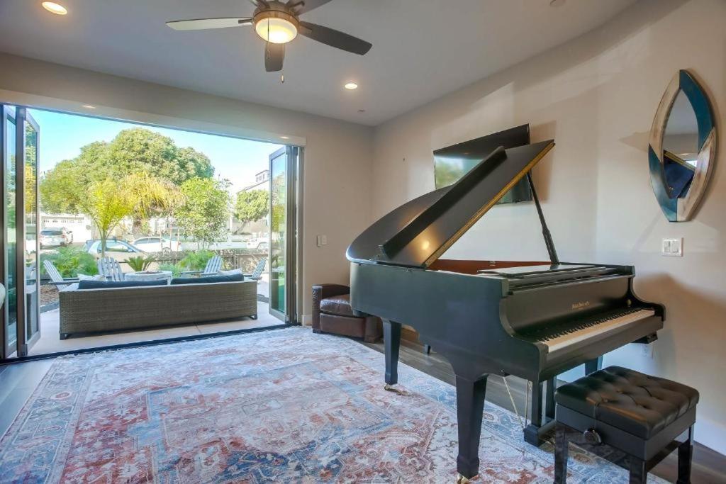 Ocean-view Blocks To With Private Hot Tub & Rooftop Deck *