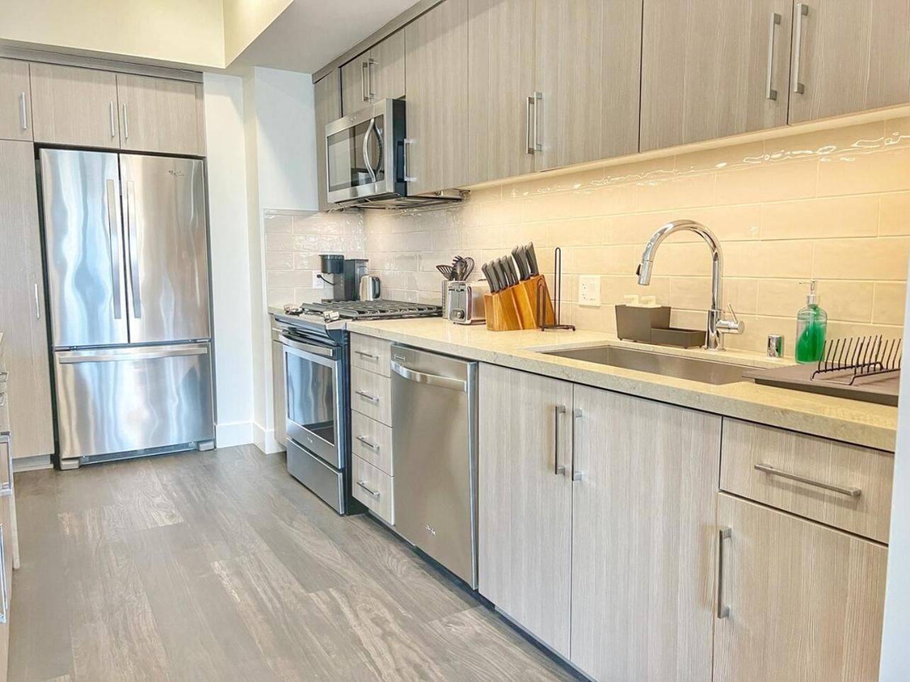 Stunning By Petco Park! Apartment