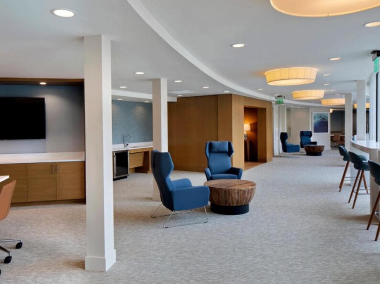 Apartment Stunning By Petco Park! San Diego