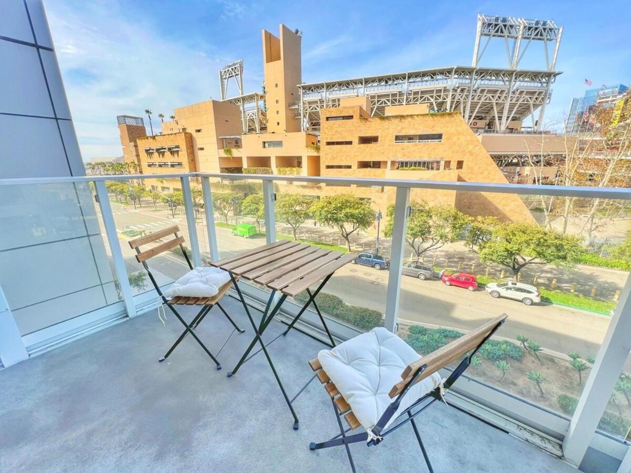 Stunning By Petco Park! * San Diego