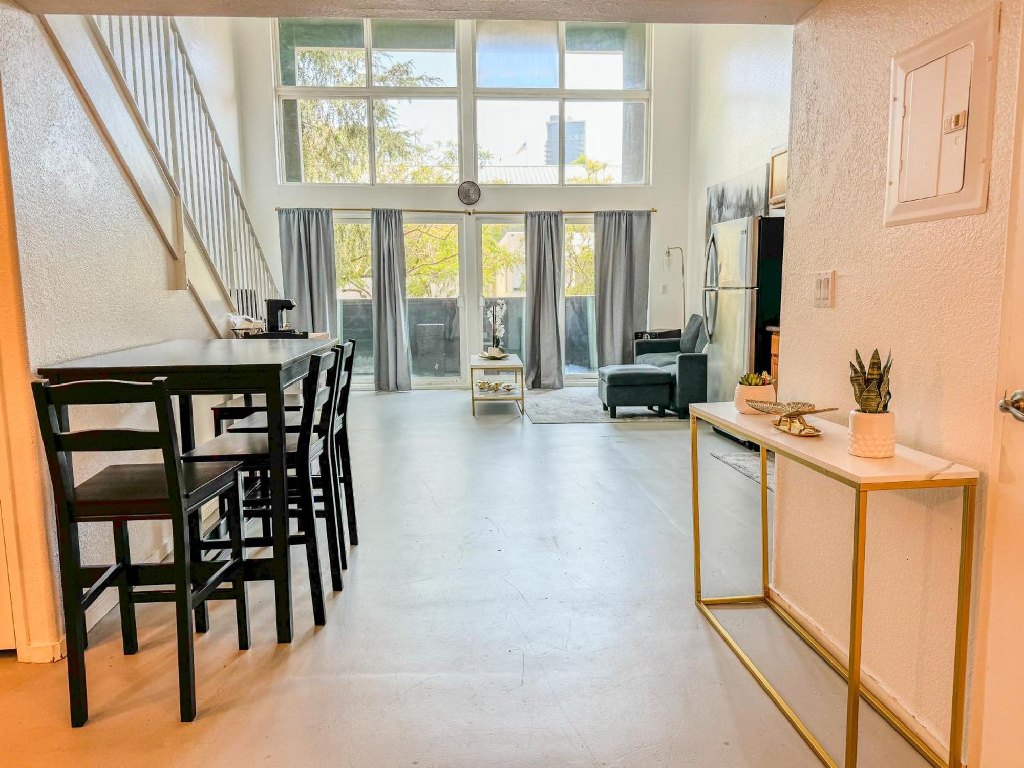 Apartment Beautiful Loft In Little Italy Sd With Parking
