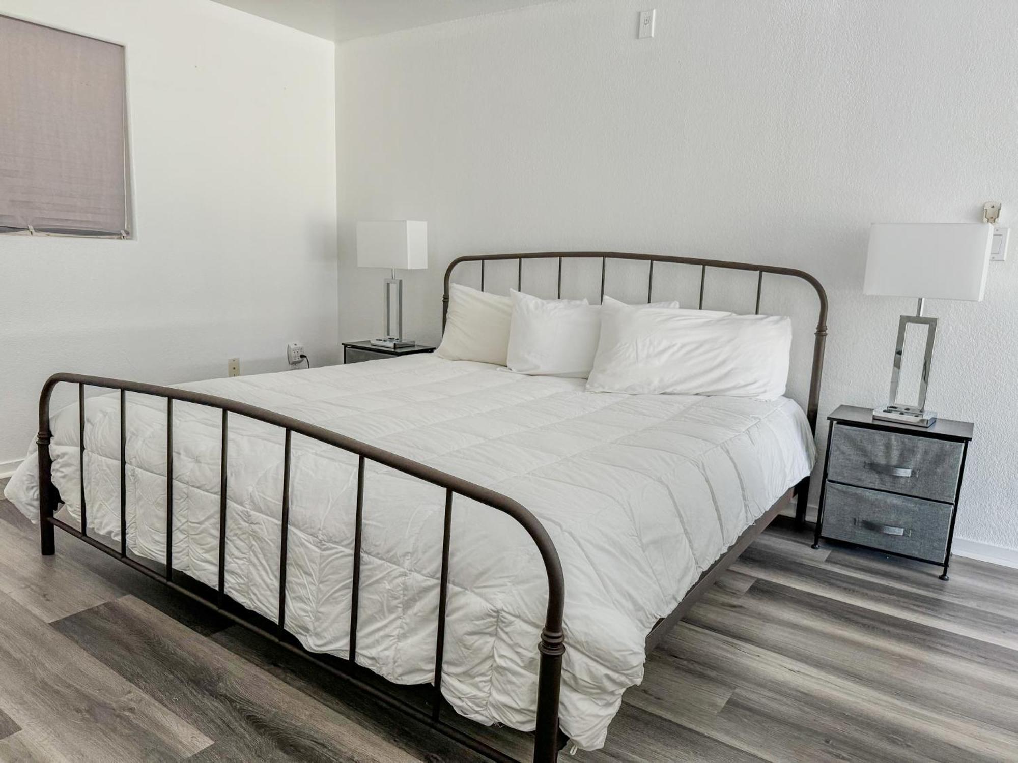 Apartment Beautiful Loft In Little Italy Sd With Parking *