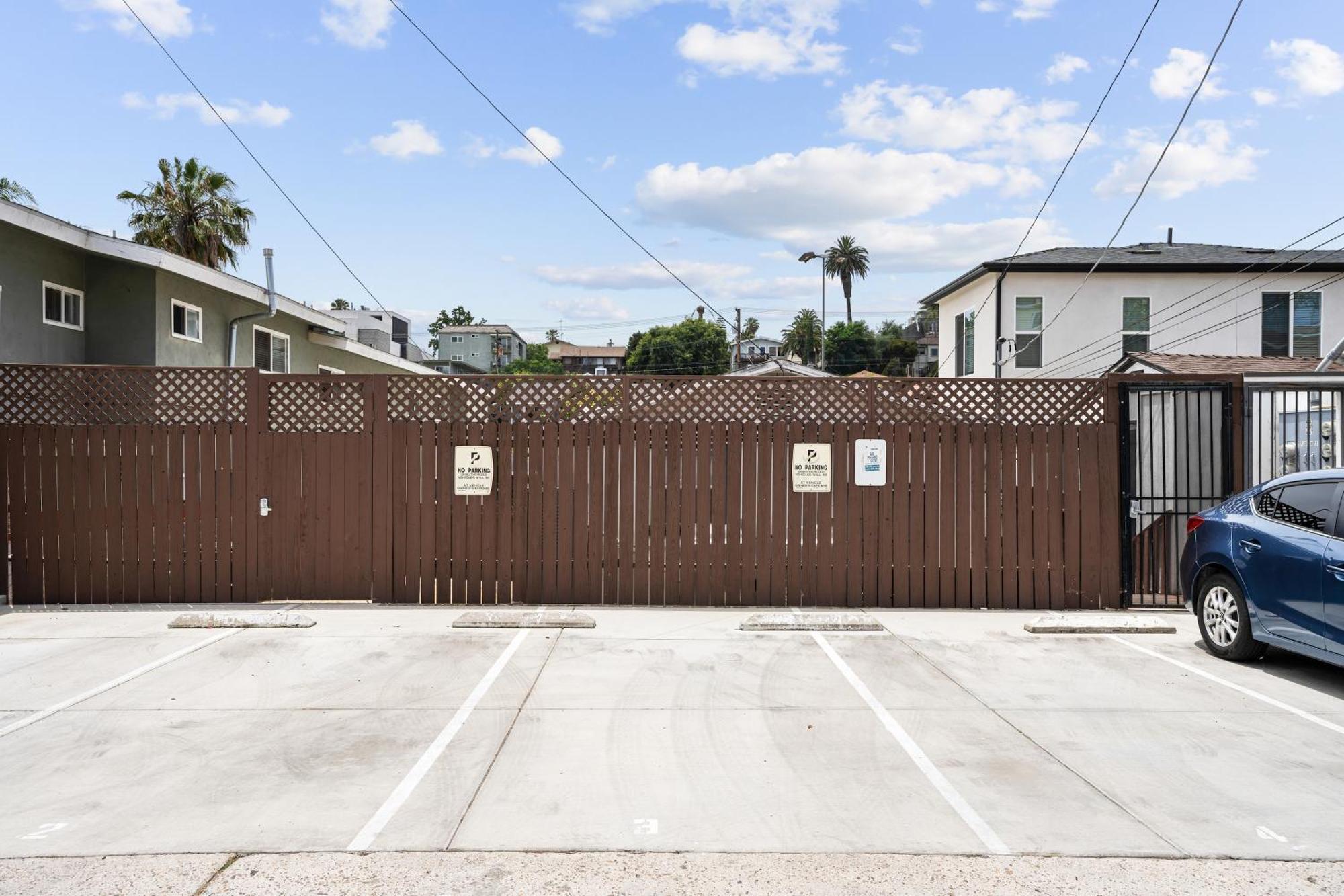 Verde- Free Parking, *