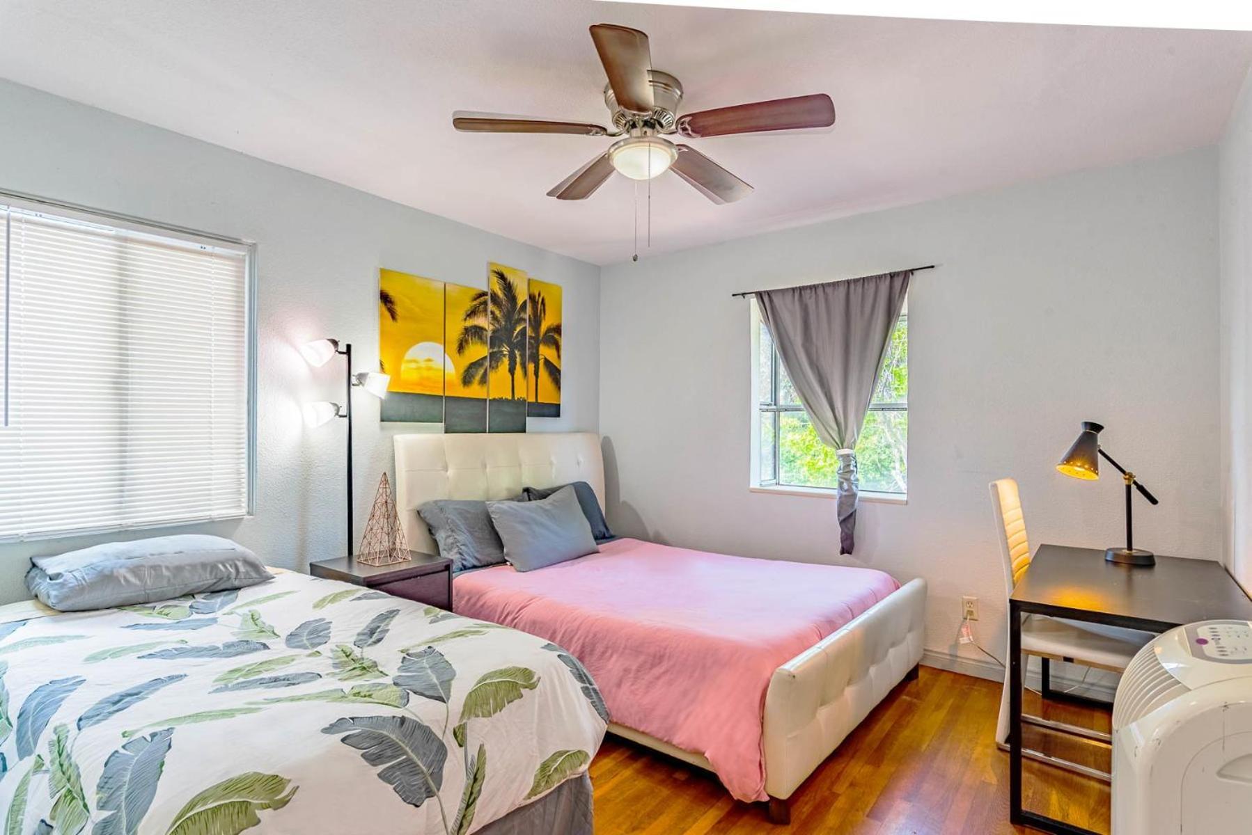 12-guest 4-br Spacious With Large Backyard, 4-car Parking *